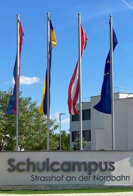 Schulcampus-Strasshof.jpg