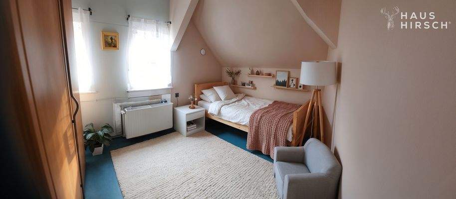 Dachgeschoss 2.2 (KI Home-Staging)