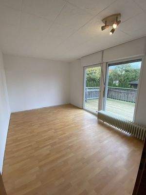 Zimmer mit Ausgang auf Terrasse