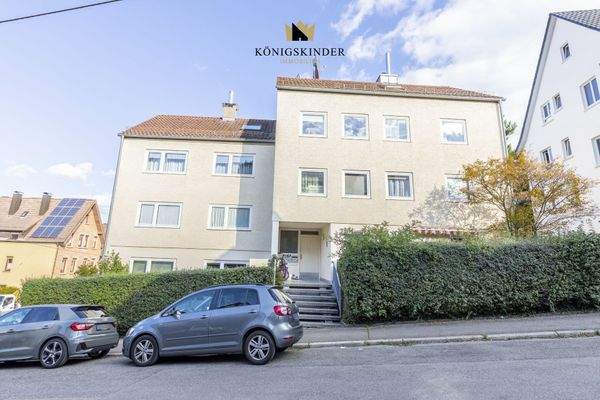 Hausansicht mit Eingangsbereich