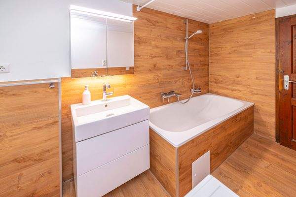 Badezimmer Ansicht 2