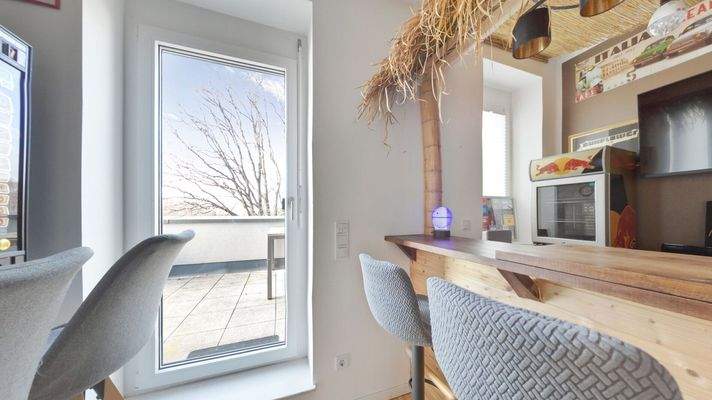 schöne Galerie im Dachgeschoss