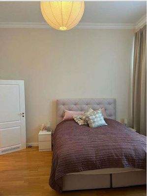 Schlafzimmer möbliert