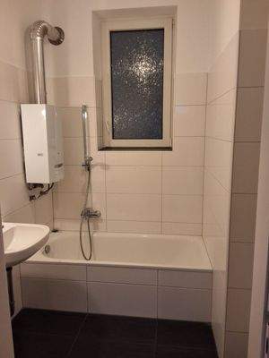 Badezimmer mit Badewanne