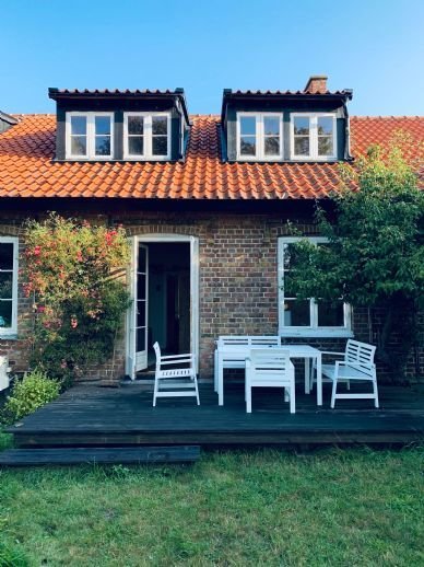 Freistehender Bungalow mit Garten, Garage & Nebengebäude in Hönow