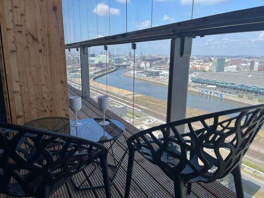 Balkon mit Blick zur Elbe
