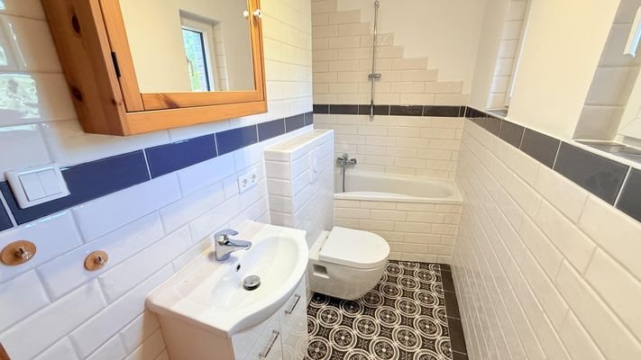 Vorderhaus Erdgeschoss Badezimmer