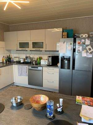 Küche mit Einbauküche