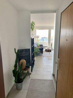 2a Eingang Wohnung.jpg