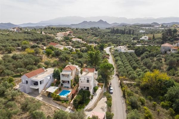 Kreta; Platanias: Villa mit Aussicht und separatem Gästeapartment zuverkaufen