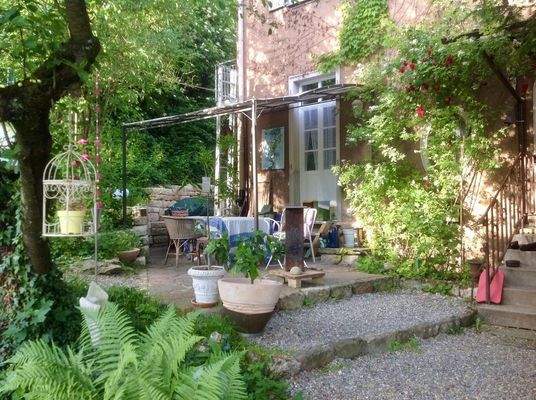 Terrasse und Gartenbereich