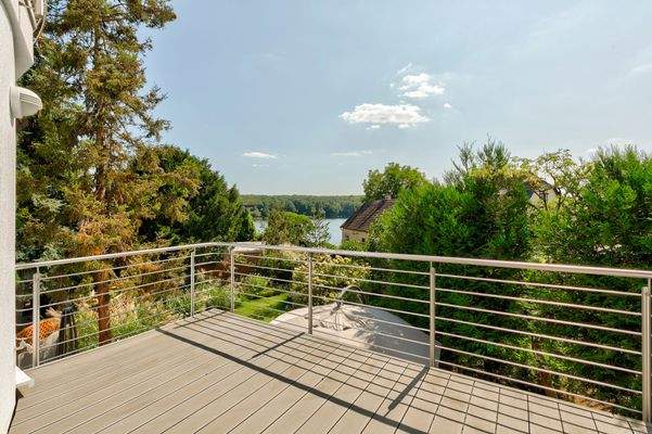 Sonnenbalkon mit Seeblick