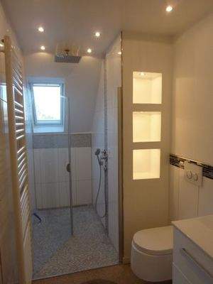 Die Dusche &amp; WC im DG