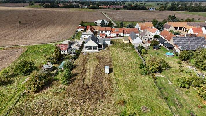 Haus und Grundstück 