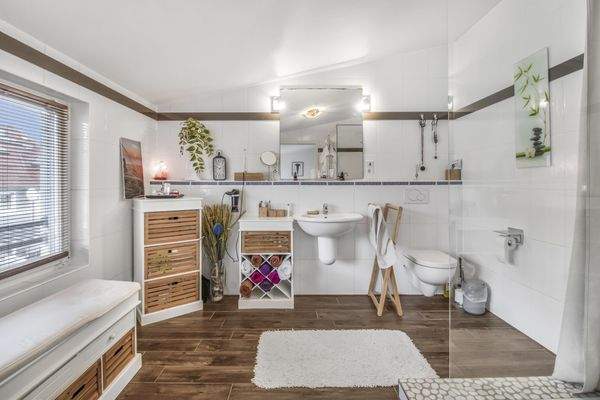 Badezimmer im Dachgeschoss