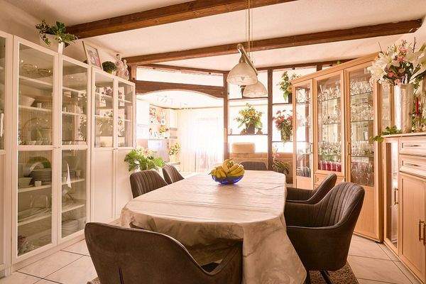 Blick in den Essbereich 