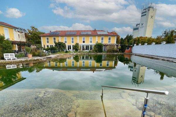 Garten mit Schwimmteichzugang
