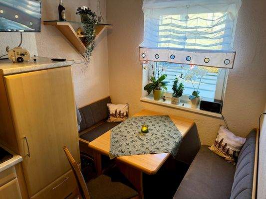 - Essbereich in Küche - 