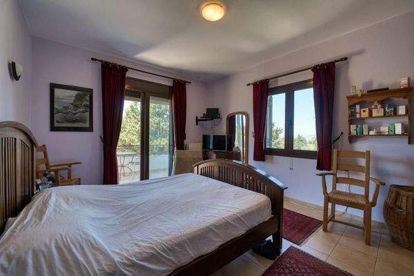 Kreta, Xirosterni: Ruhiges Anwesen in der Nähe des Strandes zu verkaufen