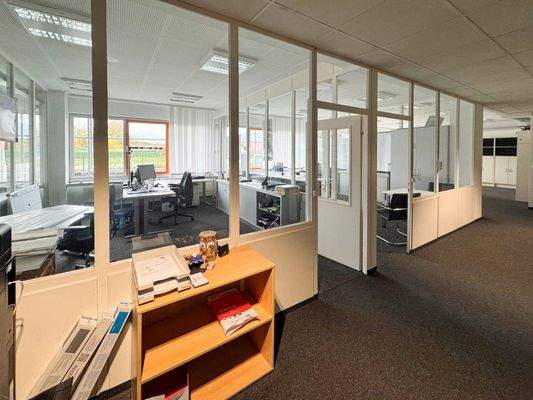 Halle 1 - UG: Büro