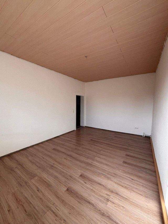 Einbauküche Möglich! Ruhige 4-Zimmer-Wohnung (111 m²) im Erdgeschoss – viel Platz für Familien - Foto 4