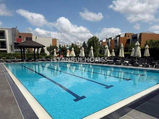 Duplex Apartment in a Complex Close to the Metro in Istanbul