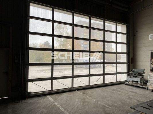 ebenerdige Zufahrt durch Sektionaltor