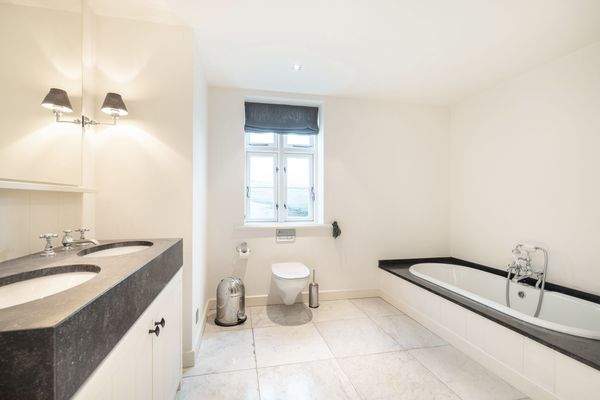 Vollbad im Untergeschoss