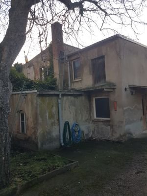 ungenutztes Nebengebäude