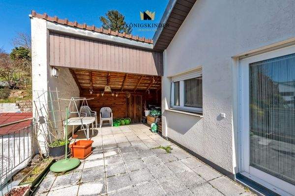 Pergola auf der großen Terrasse