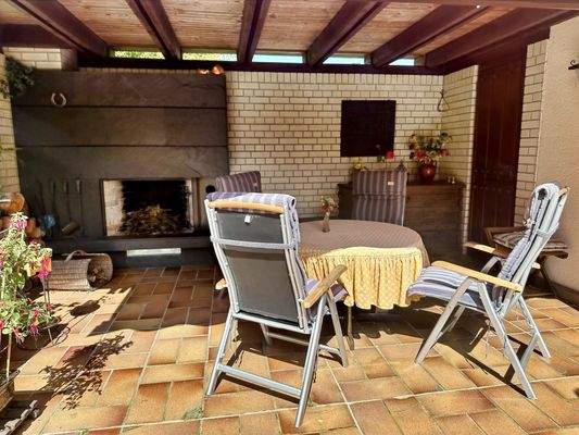 63083441_1-...mit Außenkamin.jpeg