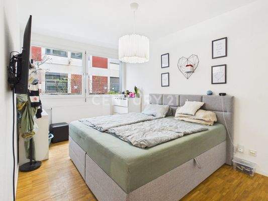 Geräumiges Schlafzimmer