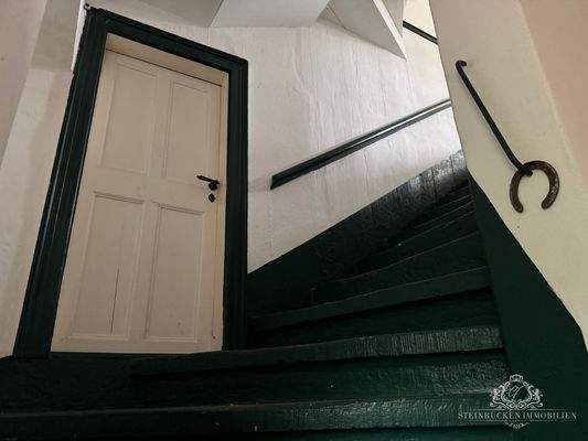 massiver Treppenaufgang