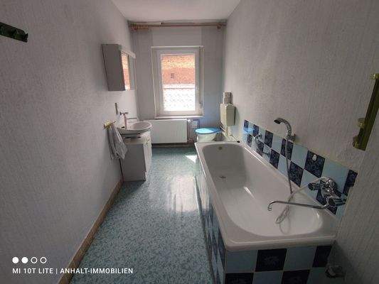 Haus rechts - 1. OG- Bad