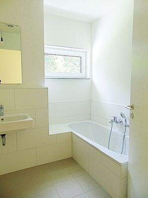 Bad OG mit Dusche+Wanne.JPG