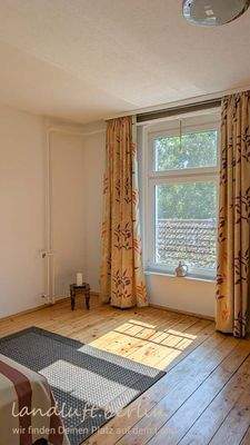 Zimmer nach hinten im 2.OG.jpg