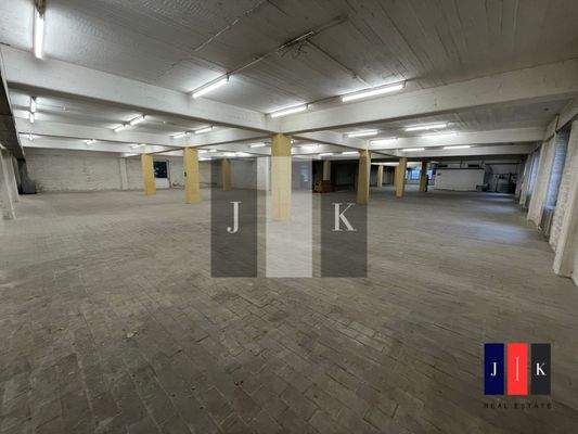 Halle Innenansicht (EG)