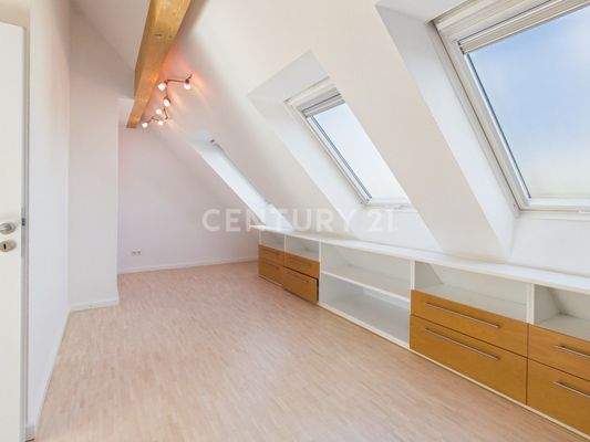 Schlafzimmer mit Einbauschränken