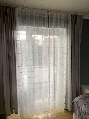 Schlafzimmer DG mit Zugang zum West-Balkon