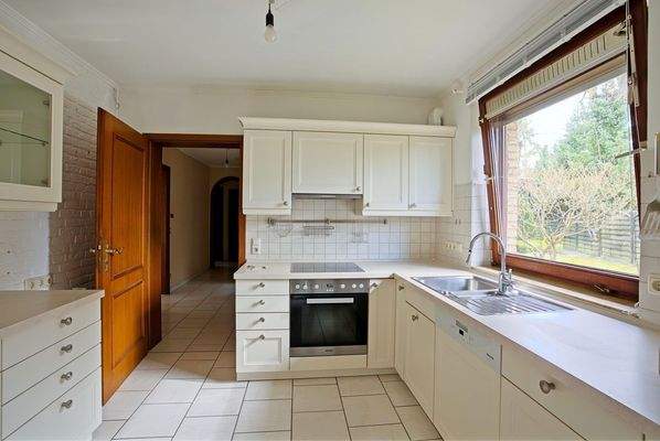 Küche, Blick zum Eingang