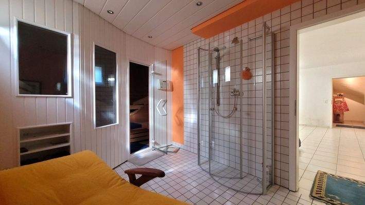 Sauna mit Dusche UG