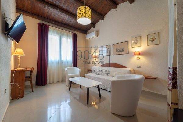 Prestige-Immobilie mit Gästehaus und weitläufigem Grundstück im Süden Sardiniens