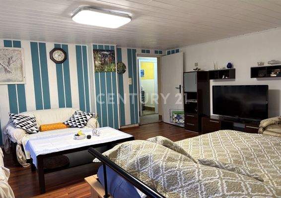 Wohnzimmer Kellerwohnung