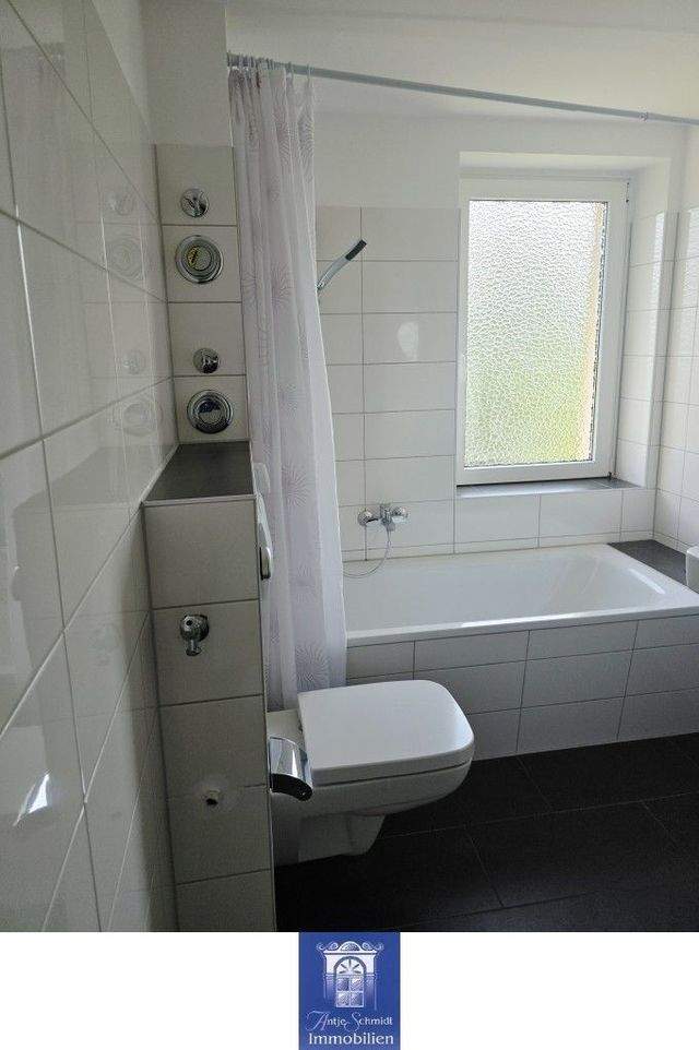 Perfekte Familienwohnung in zentraler Lage! Tageslichtbad! - Foto 2