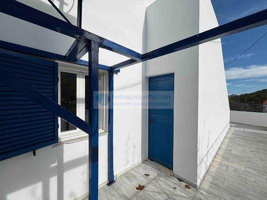 49. REAR ENTRANCE - BACK VIEW