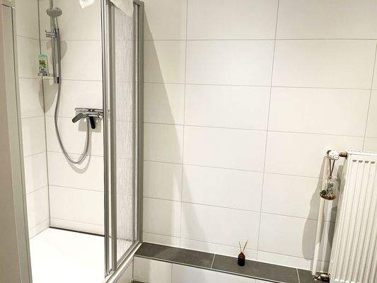 Bad 1. OG Praxis klein