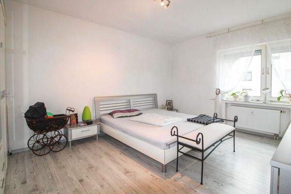 Schlafzimmer EG links