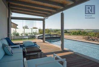 Terrasse mit Pool