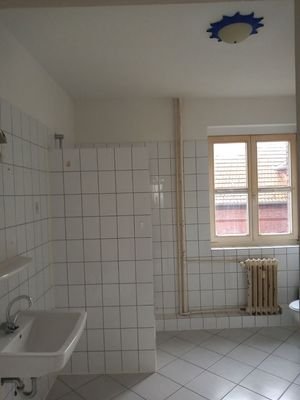 Badezimmer_Ansicht_2.jpg