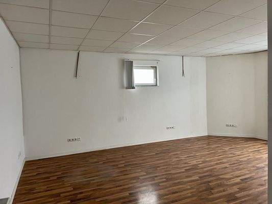 Gewerbefläche Raum rechts Straße